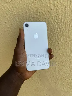 Apple iPhone XR 64 GB White