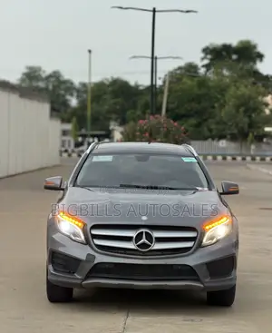 Mercedes-Benz GLA 250 2015 Brown