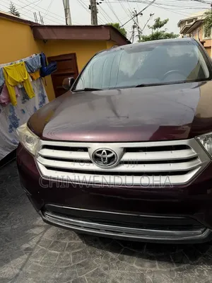 Toyota Highlander 2012 Burgundy