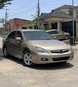 Honda Accord 2004 Gold