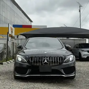 Mercedes-Benz C300 2016 Black