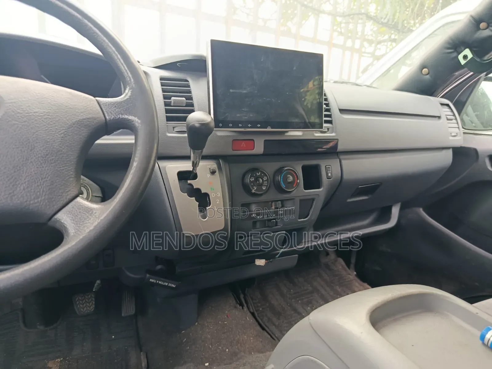 Toyota HiAce 2012 White