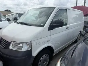 Volkswagen Transporter 2016 White