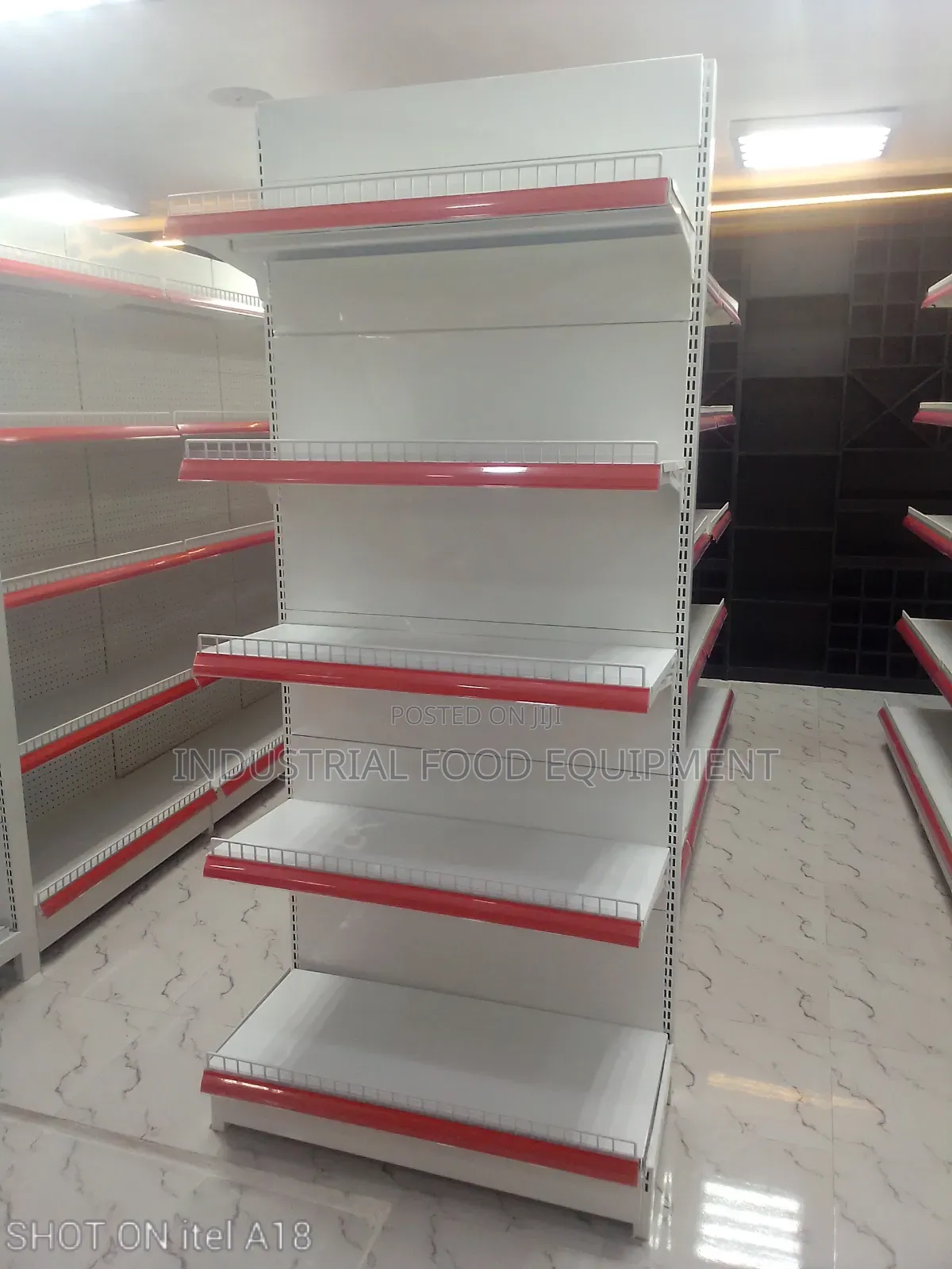 Supermarket Shelve