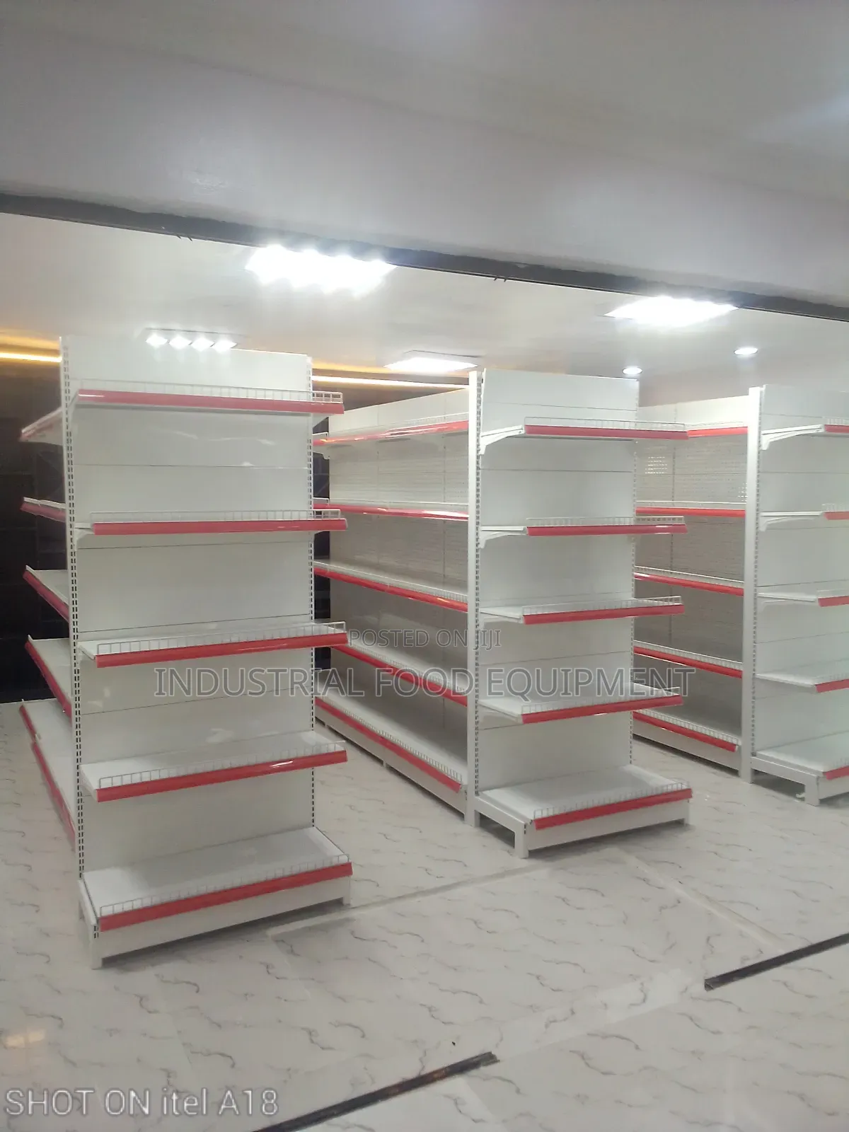 Supermarket Shelve