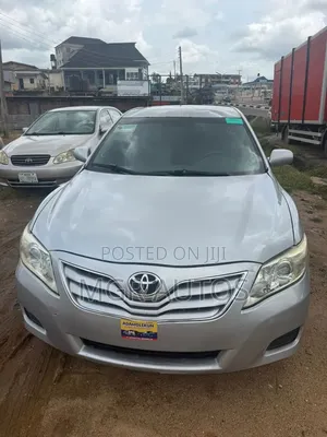 Toyota Camry 2010 Silver
