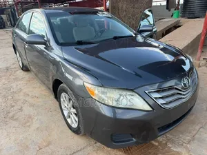 Toyota Camry 2011 Gray