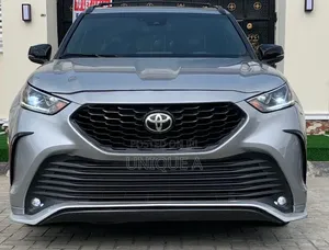 Toyota Highlander XSE 2021 Silver