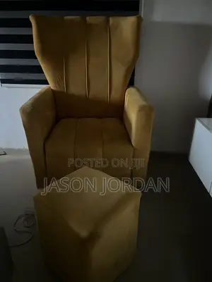 Single Sitting Room Chair