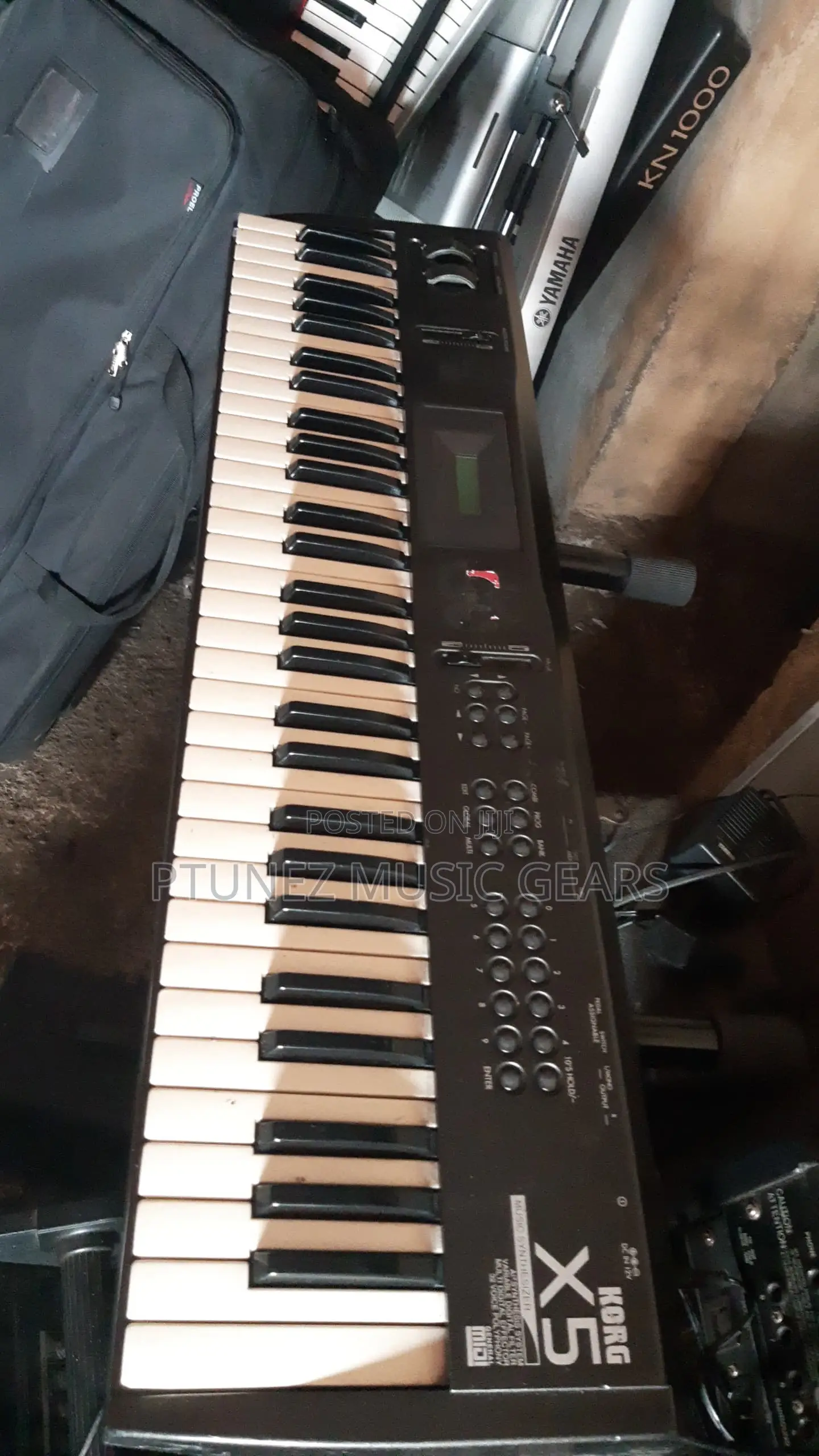 Korg X5 Synth Keyboard