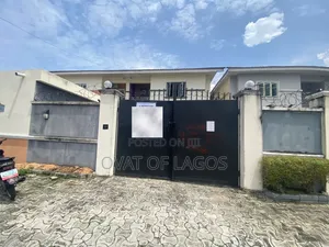 4bdrm Duplex in Chevron for rent