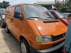 Volkswagen Transporter 2008 Orange