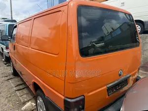 Volkswagen Transporter 2008 Orange