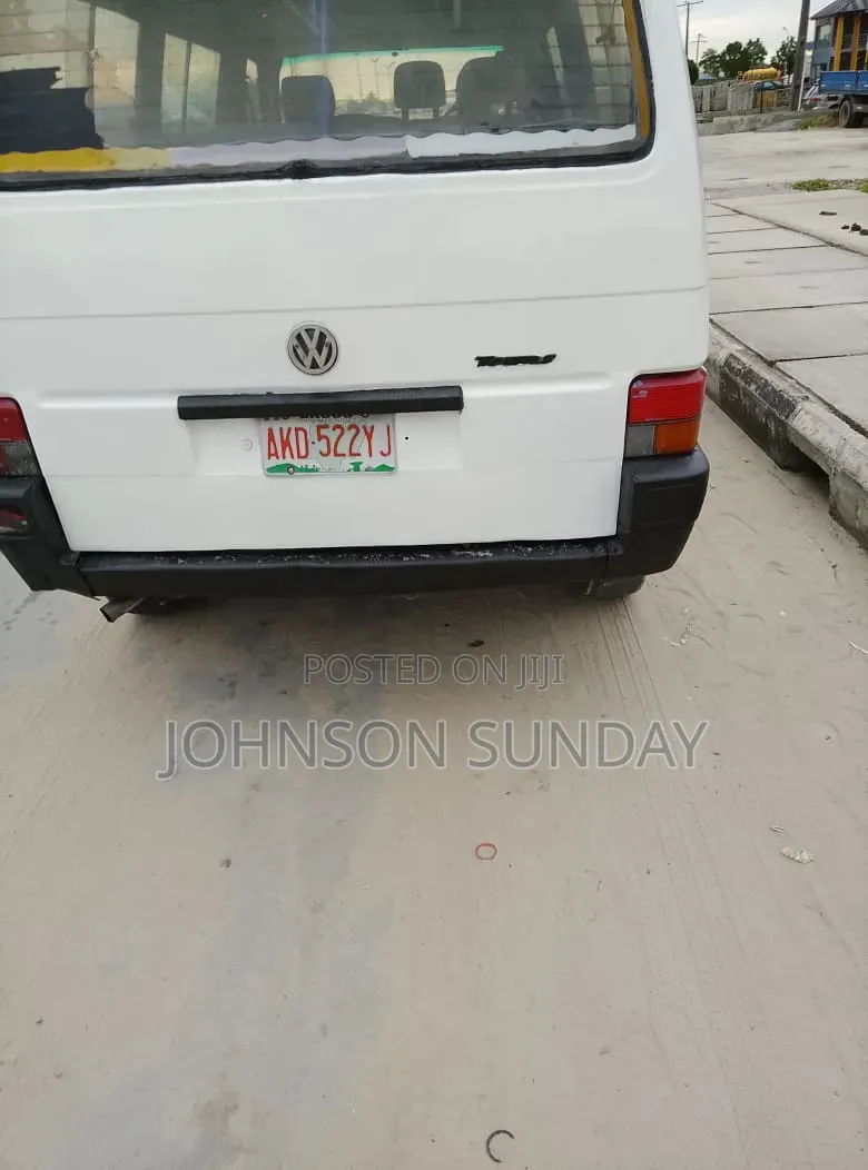 Volkswagen Transporter 2005 White