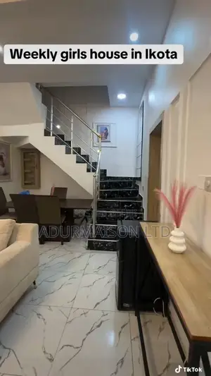 Weekly Girls House