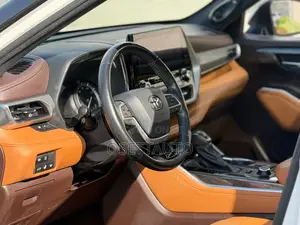 Toyota Highlander Platinum 2022 White