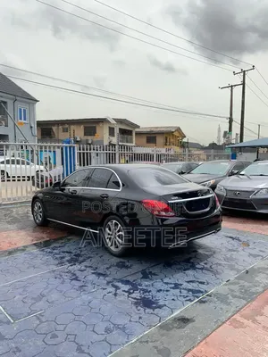 Mercedes-Benz C300 2016 Black
