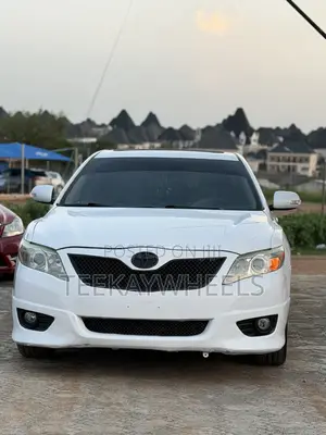 Toyota Camry SE 4dr Sedan (2.5L 4cyl 6AM) 2010 White