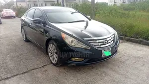 Hyundai Sonata SE Sedan FWD (2.4L 4cyl 6A) 2011 Black