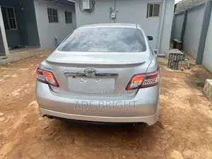 Toyota Camry SE 4dr Sedan (2.5L 4cyl 6AM) 2010 Silver