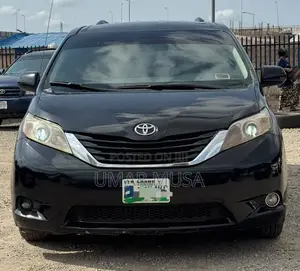 Toyota Sienna 2012 Black