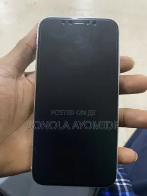 Apple iPhone XR 64 GB White