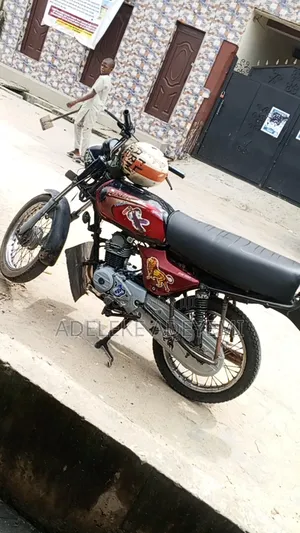 Bajaj Boxer 100 2022 Red