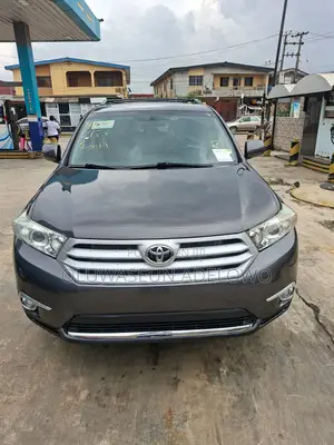 Toyota Highlander Limited 3.5L 2WD 2013 Gray