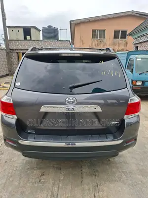 Toyota Highlander Limited 3.5L 2WD 2013 Gray