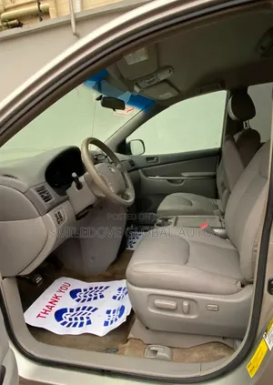 Toyota Sienna 2006 Gold