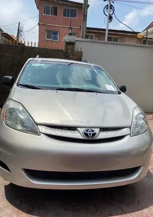 Toyota Sienna 2006 Gold