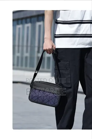 Water Resistant Crossbody Bag Men Fashionable Messenger Bag