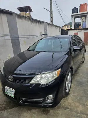 Toyota Camry SE 4dr Sedan (3.5L 6cyl 6A) 2014 Black