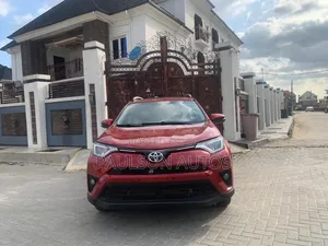 Toyota RAV4 2014 Red