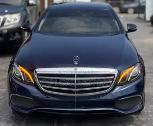 Mercedes-Benz E300 2017 Blue