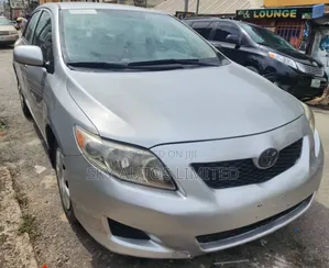 Toyota Corolla 2010 Silver