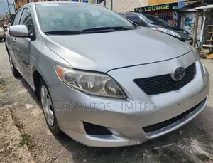 Toyota Corolla 2010 Silver