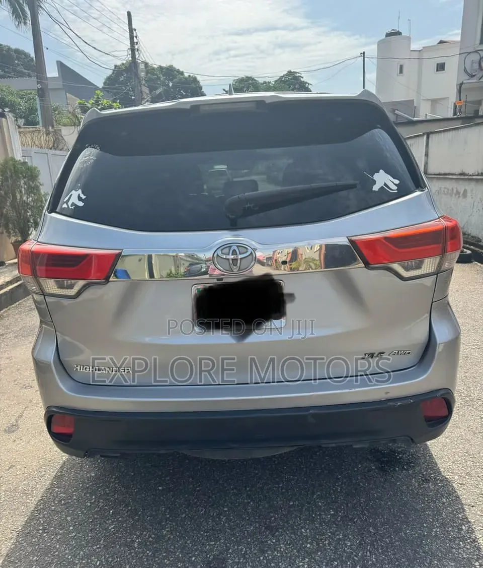 Toyota Highlander 2017 Silver