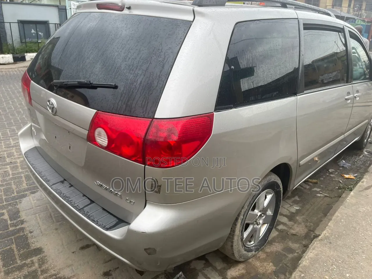 Toyota Sienna LE 2009 Silver