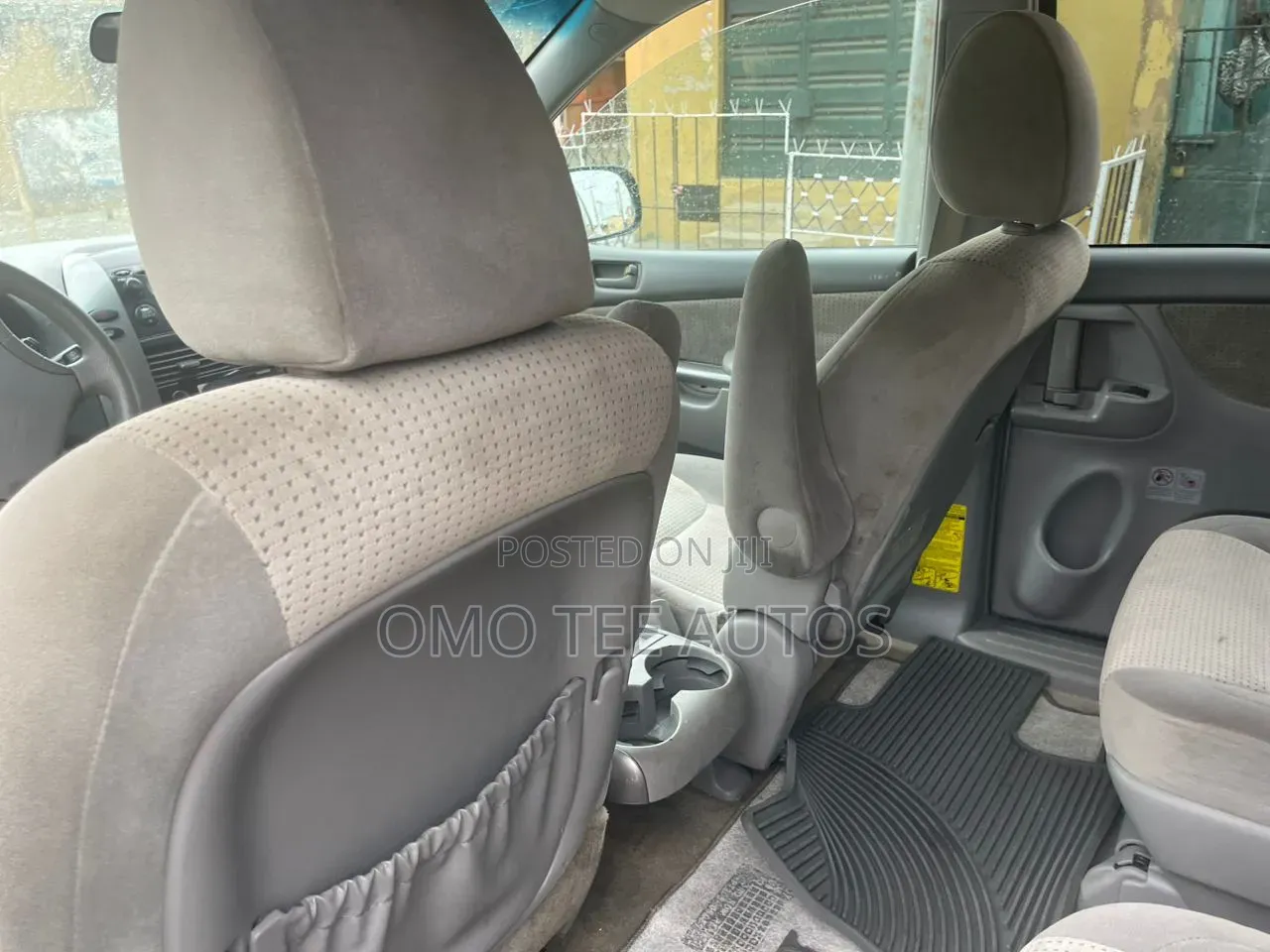 Toyota Sienna LE 2009 Silver