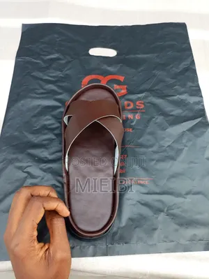 Zara Slides
