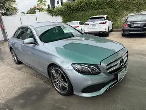 Mercedes-Benz E200 2018 Blue