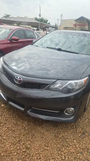 Toyota Camry XLE 4dr Sedan (2.5L 4cyl 6A) 2012 Gray