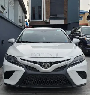 Toyota Camry 2018 White