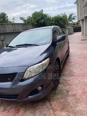 Toyota Corolla 2009 Gray