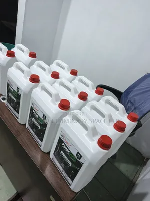 Laboratory Grade Distilled Water (Demineralized Deionized Water)