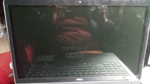 Laptop Dell Inspiron 15 5000 16GB Intel Core i5 SSHD (Hybrid) 256GB