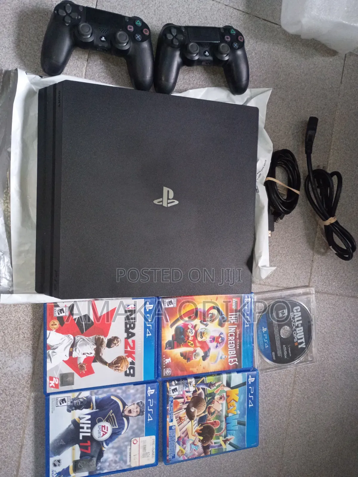 Ps4 Bundle- 2 Controllers, 5 Games