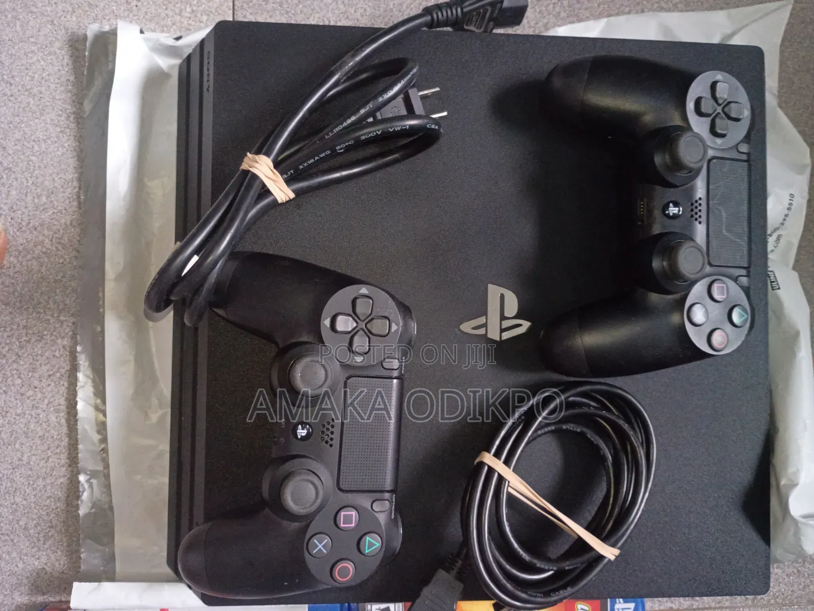Ps4 Bundle- 2 Controllers, 5 Games