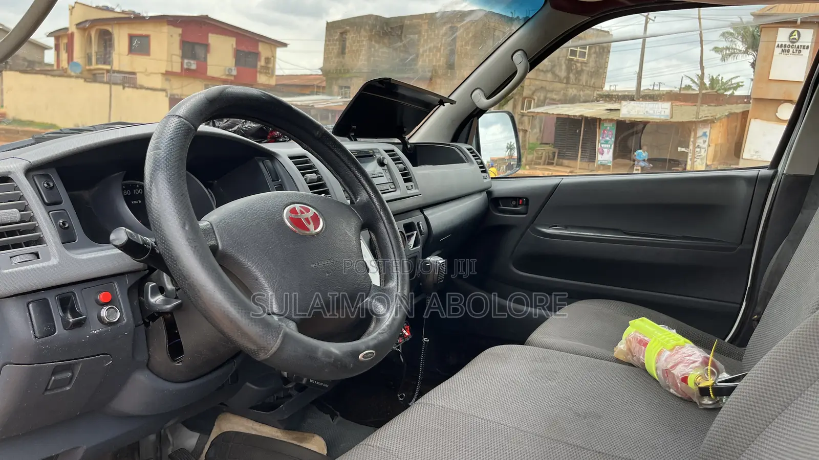 Toyota HiAce 2010 White